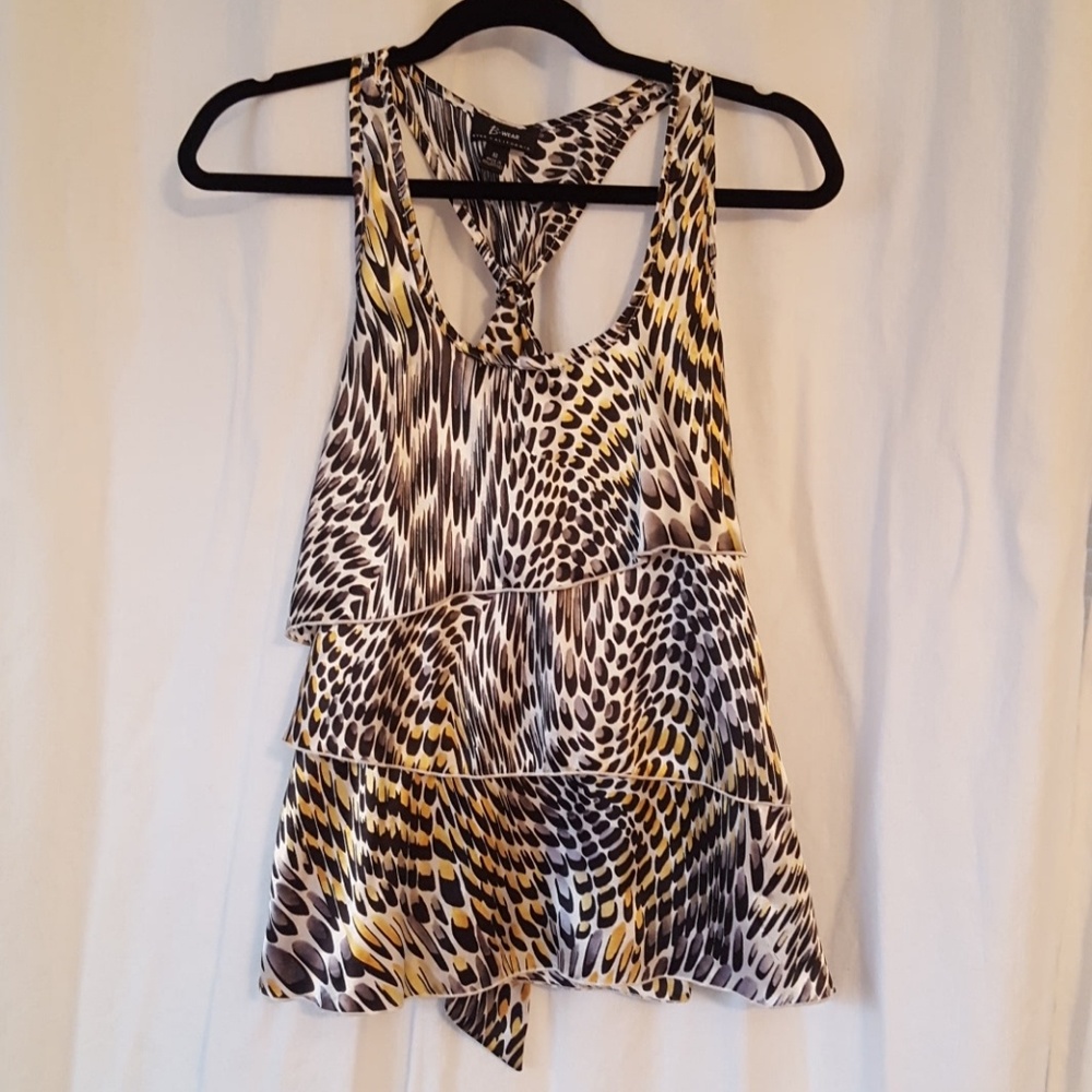Juniors medium sleeveless top